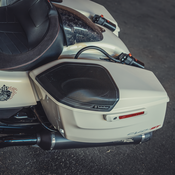 TMS24-69 Lifestyle Shot of Saddlebag